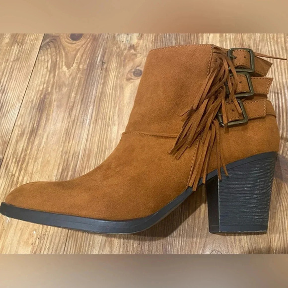 BAMBOO Shoes - Bamboo Women’s Avenge Carmel Brown Faux Suede Ankle Western‎ Boots Heel 7.5 NEW
